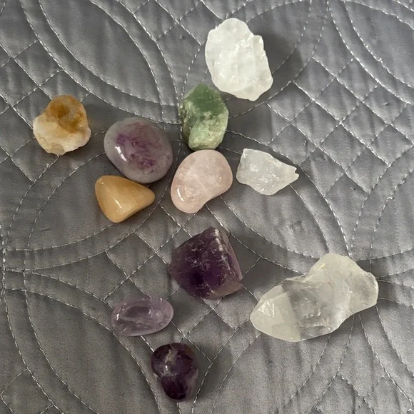 Assorted Crystal Collection - Picture 3 of 3